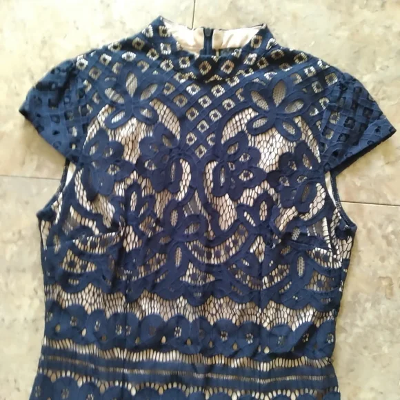 Quiz Navy Lace Contrast Lining High-Neck cap sleeve midi dress, size 6 - Picture 2 of 9